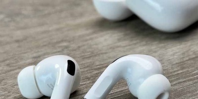 Чутки: Слуховий апарат і термометр у навушниках Apple AirPods